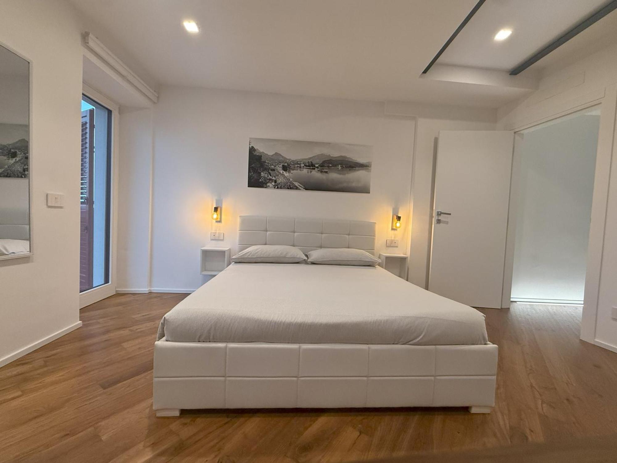 East West Room Арко Екстериор снимка