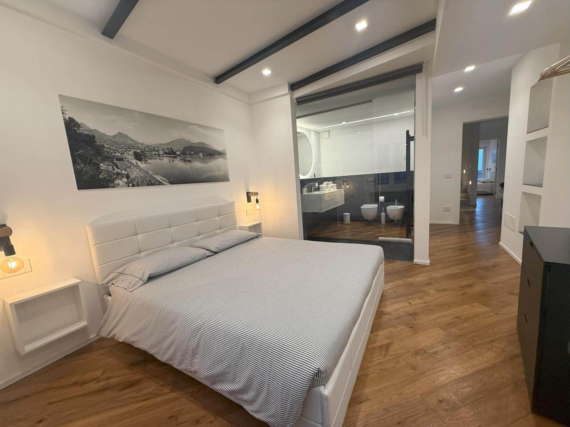 East West Room Арко Екстериор снимка
