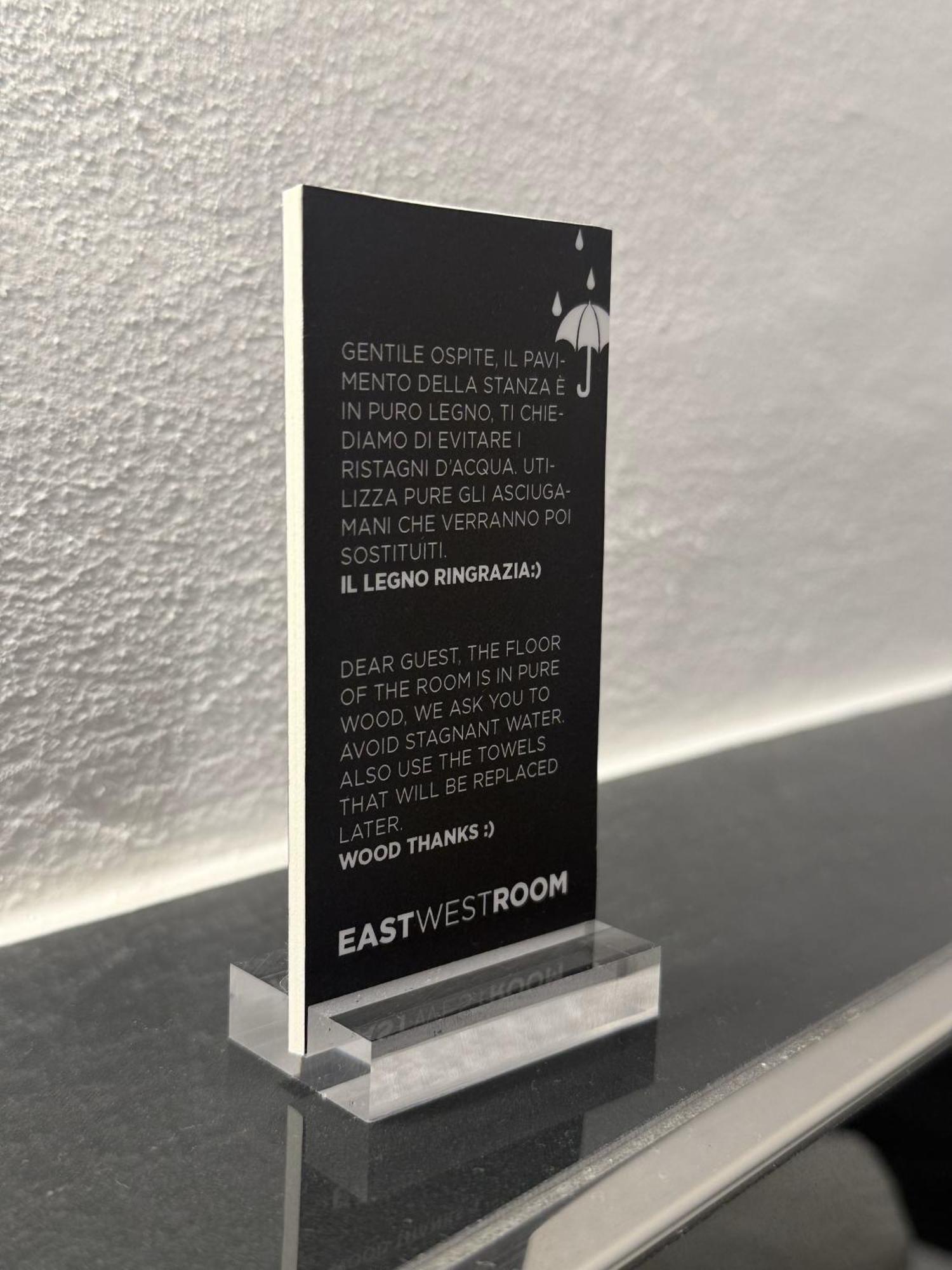 East West Room Арко Екстериор снимка
